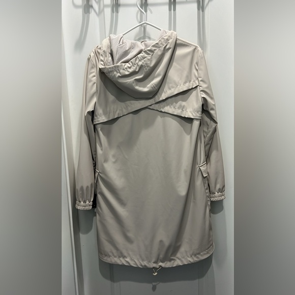 Zara Basic rain jacket - Picture 2 of 3